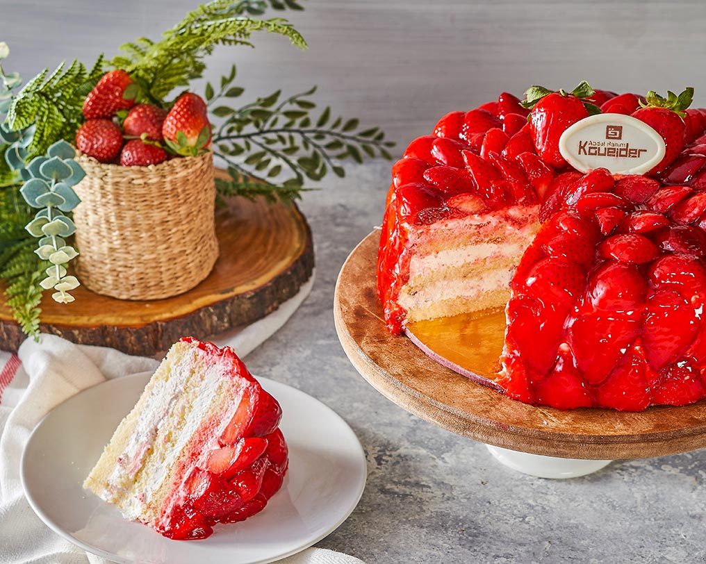 strawberry-waterfall-cake-1-4007060