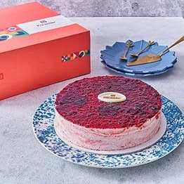 Yogurt & Berries Ice Cream Cake