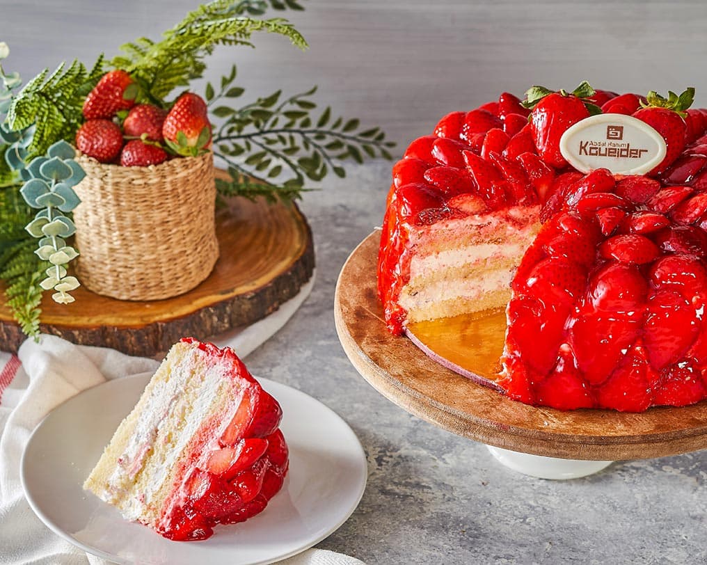 strawberry-waterfall-cake-1-4007060